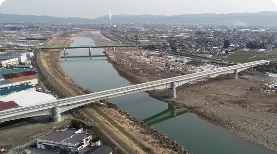 東北中央自動車道 阿武隈川橋上部工工事
